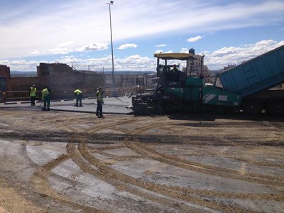 Aquest dimecres s'estan duent a terme les tasques d'asfaltatge del solar, amb una capacitat d'unes 80 places.
