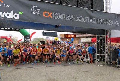 Abderrahim El Jaafari i Eva Ledesma han guanyat la 4a Cursa Bombers, que ha reunit 3.500 atletes.