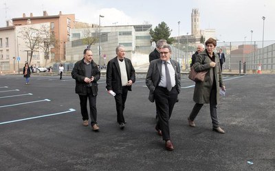 Coincidint demà amb l’obertura del Mercat del Pla s’han obert els aparcaments habilitats al solar dels antics blocs del Seminari i a l’Illa de la Mat….