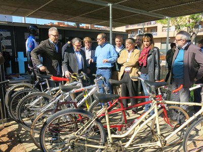 El paer en cap ha destacat el complex esportiu que hi ha a Pardinyes, amb diversos espais esportius a l’aire lliure i amb un pavelló cobert, que rein….