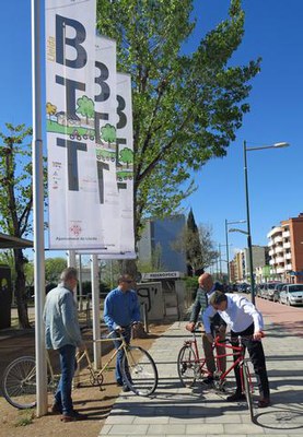 Ros i Peris han pujat a una bicicleta tàndem en la reobertura del Centre BTT de Lleida.