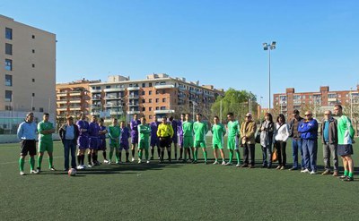 El partit amistós ha estat solidari amb l’associació de diabètics de Lleida i s’ha guardar un minut de silenci per la mort de la seva presidenta, Mar….