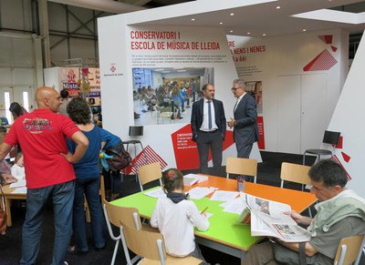 Fèlix Larrosa i Oriol Oró, en la visita que han fet aquesta tarda a Petitàlia i Mascota'm.