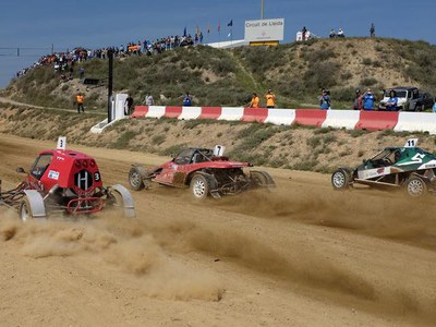 Aquest cap de setmana una vuitantena de pilots han disputat al Circuit de Lleida el XVI Autocross Ciutat de Lleida, la segona prova puntuable del Cam….