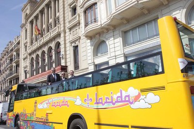 El recorregut del Bus Turístic comença davant de la Paeria i té una durada aproximada d'una hora.