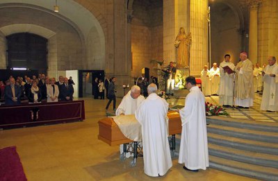 Els representants de la Paeria, a la Catedral Nova que aquest Dilluns de Pasqua ha acollit la cerimònia d’enterrament del bisbe emèrit de Lleida, Ram….