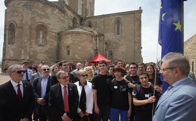 Hissada de la bandera d'Europa, al Turó de la Seu Vella.