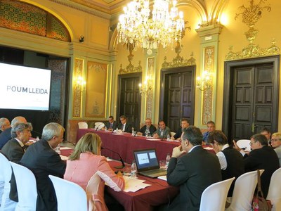 A la reunió s'han exposat les línies principals del pla com és el desenvolupament de la capitalitat de Lleida i l'aposta per la cohesió urbanística d….