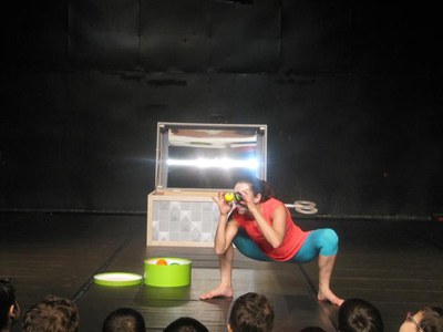 Uns 400 alumnes i mestres d’educació infantil participen en l’espectacle de dansa “Martioska”, a càrrec de la ballarina Marta Casals.