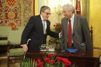 À.Ros i S.Serrano, en el pregó oficial de la Festa Major de Maig al Saló de Sessions.