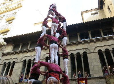 El 5 de 7 dels Castellers de Lleida, que han compartit diada amb els Xicots de Vilafranca i la Colla Joves Xiquets de Valls.