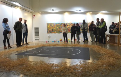 L'exposició ‘Crisàlides, de la vulnerabilitat a l’acte creatiu transformador’ es pot visitar a partir d’avui a l’Escola d’Art Municipal Leandre Cristòfol..
