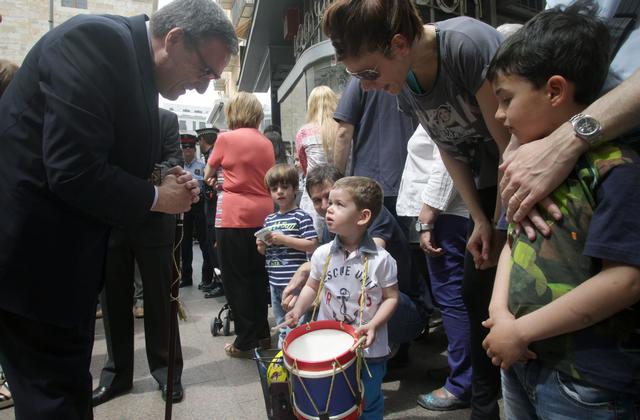 L'alcalde de Lleida, Àngel Ros, ha presidit els actes en honor al patró de la ciutat, que han comptat amb una participació massiva