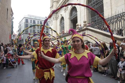 Les diferents entitats que han participat en el seguici han realitzat demostracions dels seus balls, músiques i arts.