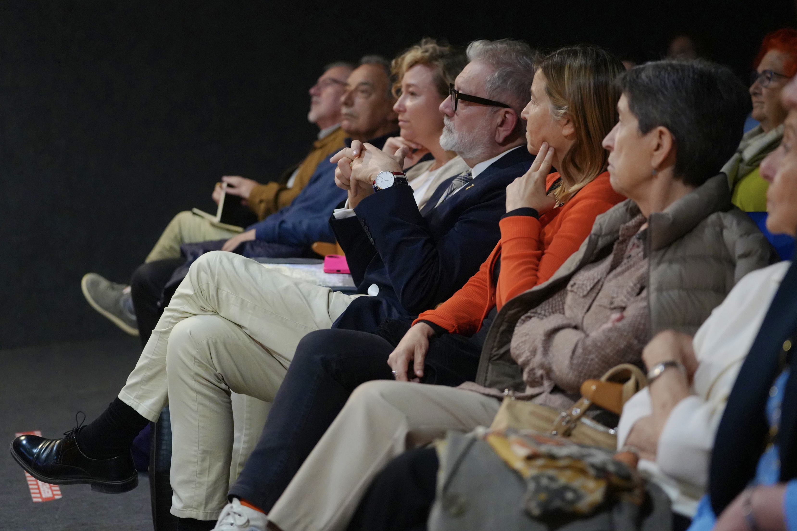 El paer en cap, Fèlix Larrosa, i la regidora Pilar Bosch han assistit a la taula rodona "Magre i la política".