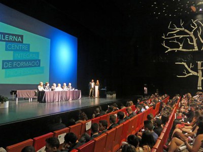 El lliurament dels diplomes acadèmics del centre Ilerna s'ha fet aquest divendres a la Llotja.