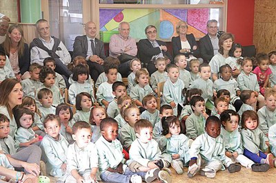 Les Escoles Bressol de Balàfia reparteixen tones de solidaritat al Banc dels Aliments.