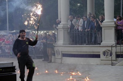 L'espectacle pirotècnic Master Chup ha obert el XXXV Aplec del Caragol.