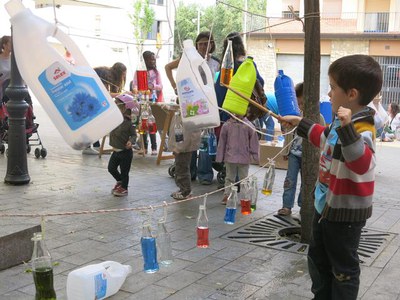 Aquest dissabte s'han fet 10 accions creatives en 8 espais públics del Centre Històric, com a la plaça de l’Ereta, en el marc del projecte El Pati Ob….