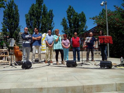 Montse Parra ha destacat el caràcter innovador del cd Gira Gira i ha felicitat els organitzadors per combinar activitats que ofereixin un aplec obert….