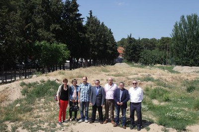 El terreny on es construirà l'aparcament té 4497,44 metres quadrats i comptarà amb 150 places..