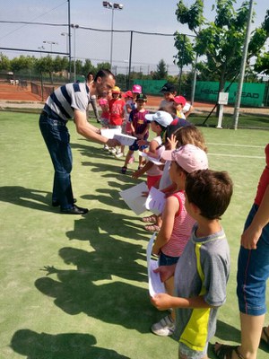 El regidor d'Esports ha lliurat els diplomes de l’Escola Municipal de Tennis.
