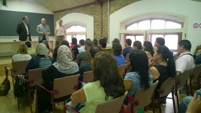 El tinent d'alcalde Peris ha fet el lliurament de diplomes a l'aula de l'IMO.