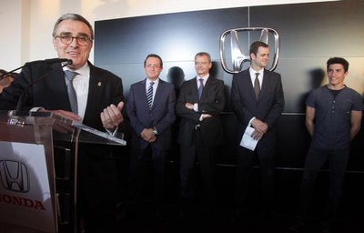 Situades a la N-II, és l'únic concessionari d'aquesta marca a la província de Lleida.