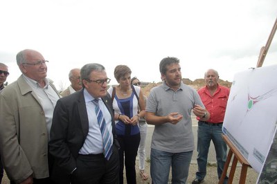 L'alcalde de Lleida ha visitat les actuacions que s'estan duent a terme a la intersecció de la Caparrella i la cruïlla d’accés a Butsènit i n'ha dest….
