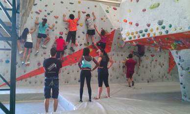 La setmana temàtica dedica als esports de la Regidoria de Joventut ha inclòs activitats al rocòdrom Boulder Indoor.