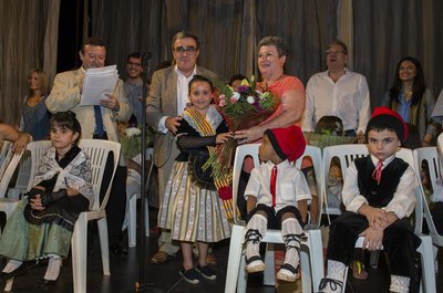 La imposició de les bandes a les pubilles i els hereus de la Bordeta, amb Àngel Ros i Mari Carmen Guerrero.