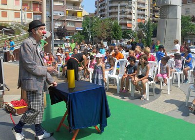 La tinent d'alcalde Montse Parra ha assisit als espectacles d'aquest matí del festival Buuuf!!!.