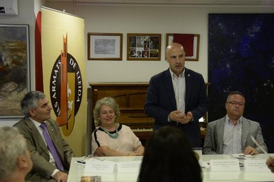 L'alcalde accidental, Rafael Peris, durant el seu parlament.