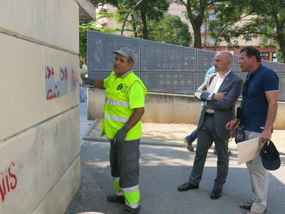 La campanya inclou neteja de voreres, calçades, embornals, places, contenidors i pintades, així com la retirada de cartells i papers de façanes i mob….