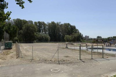 El solar per al Bike Parc Trial està ubicat a la llera del riu Segre, dins el conjunt d’equipaments esportius del barri de Pardinyes.