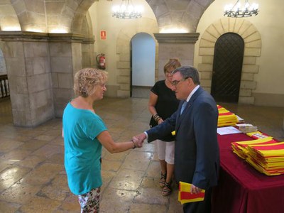 L’alcalde Ros ha fet una crida a la ciutadania perquè llueixin les senyeres al balcó i assisteixin als actes institucionals organitzats per l’Ajuntam….