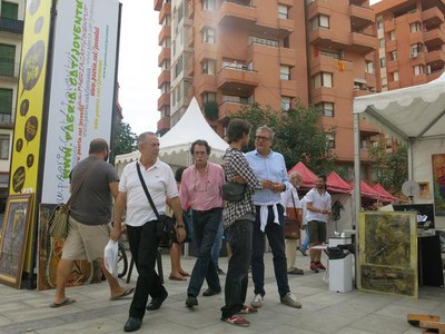 El Mercat de les Idees s'ha muntat a la plaça de Cervantes, en el marc de l'Obert Centre Històric.