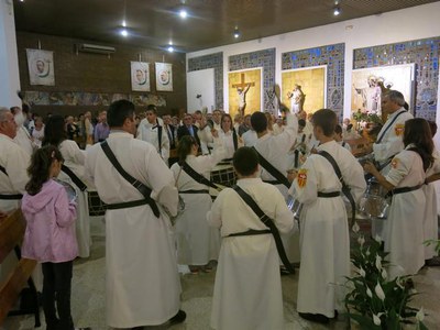 La missa ha estat amenitzada amb música i una representació teatral.