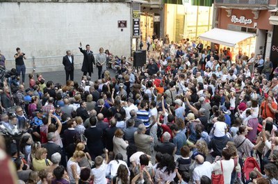 Amb un festiu joc de cartes col·lectiu carregat d’optimisme i de bons desitjos ha acabat el convit a la festa que el Mag Lari ha pronunciat aquesta t….