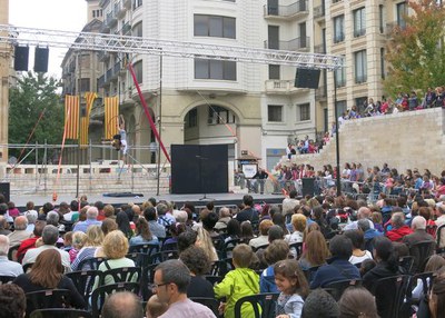 Les Festes de la Tardor han portat també espectacles de circ a la plaça de Sant Joan de Lleida.