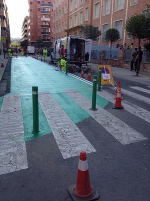 Aquesta actuació permet guanyar 330 m2 de superfície per a vianants, pacificar el trànsit de vehicles i convertir-lo en una zona 30.