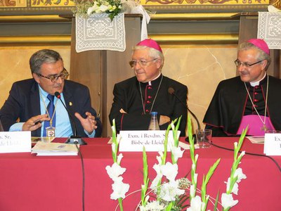 Àngel Ros amb el bisbe de Lleida, Joan Piris, i l'arquebisbe de l'Urgell, Joan Enric Vives.