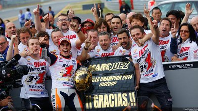 Àngel Ros ha felicitat Marc Màrquez i el seu equip, amb el lleidatà Emili Alzamora, en guanyar el títol de MotoGP 2014.