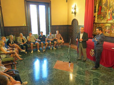 El regidor Joan Gómez ha rebut a la Paeria els alumnes noruecs que estan d’intercanvi a l’INS Josep Lladonosa de Lleida.