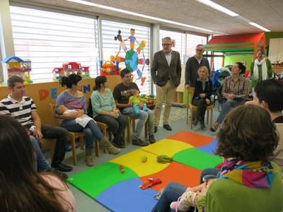 El tinent d’alcalde i regidor del barri, Fèlix Larrosa, i el regidor d’Educació i Infància de l’Ajuntament de Lleida, Jesús Castillo, han donat la be….