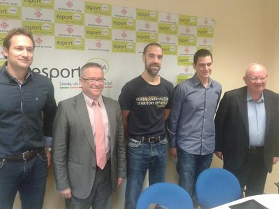 Els representants institucionals en un moment de l'acte.