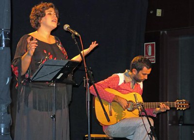 La cantant Inês Soares i el guitarrista Bartolomeo Barenghi, al 3r Interfado a Lleida.