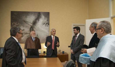 Trobada amb el nou Dr. Honoris Causa de la UdL, Eugeni Bregolat, abans de la cerimònia acadèmica..