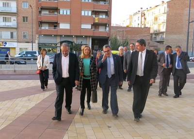 L'alcalde Ros, amb la vicepresidenta del Govern, J.Ortega, a l'exterior de la Llotja.