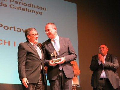 L'alcalde de Lleida, Àngel Ros i el guardonat com a millor portaveu, Jaume Duch.